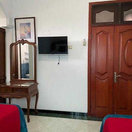 Hotel Reddoorz Syariah @ Karang Pilang Karangpilang Zewnętrze zdjęcie