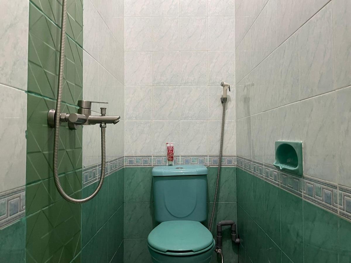 Hotel Reddoorz Syariah @ Karang Pilang Karangpilang Zewnętrze zdjęcie