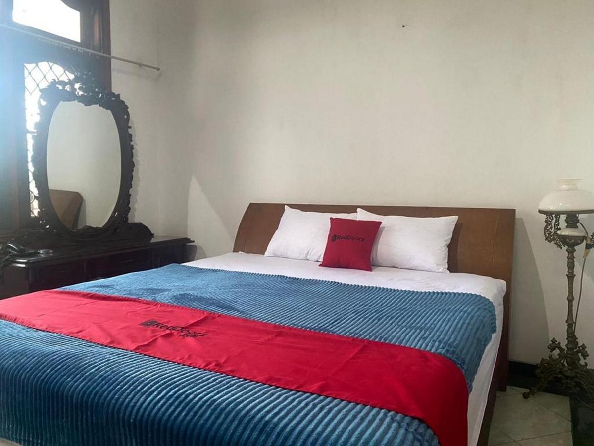 Hotel Reddoorz Syariah @ Karang Pilang Karangpilang Zewnętrze zdjęcie