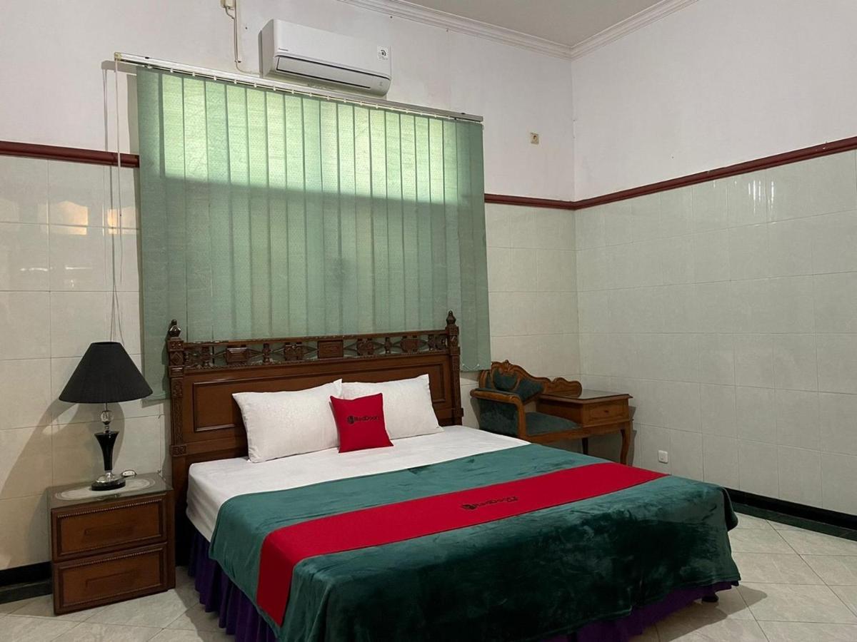 Hotel Reddoorz Syariah @ Karang Pilang Karangpilang Zewnętrze zdjęcie