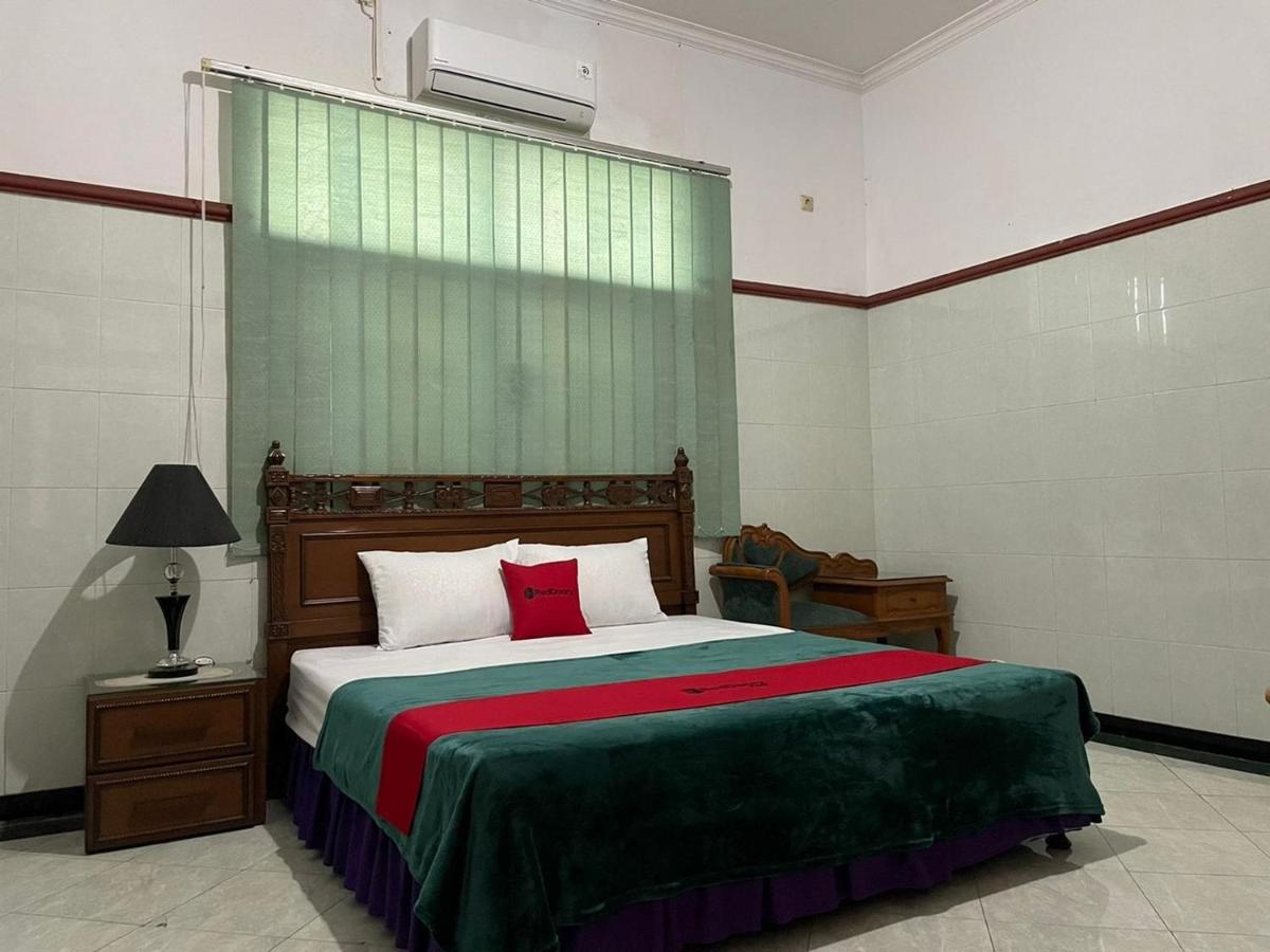 Hotel Reddoorz Syariah @ Karang Pilang Karangpilang Zewnętrze zdjęcie