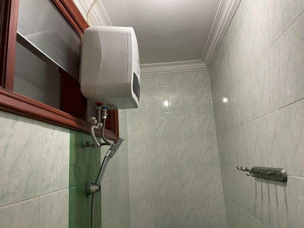 Hotel Reddoorz Syariah @ Karang Pilang Karangpilang Zewnętrze zdjęcie