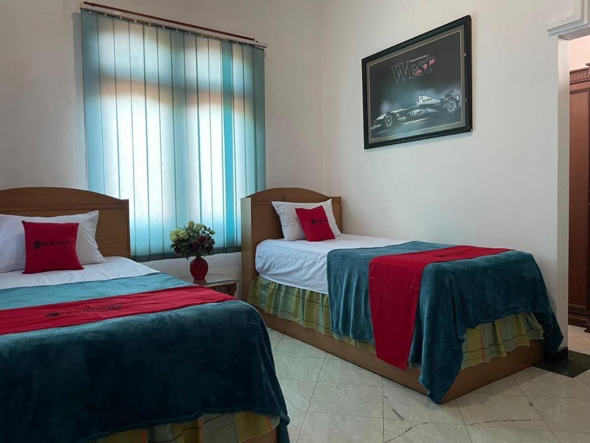 Hotel Reddoorz Syariah @ Karang Pilang Karangpilang Zewnętrze zdjęcie