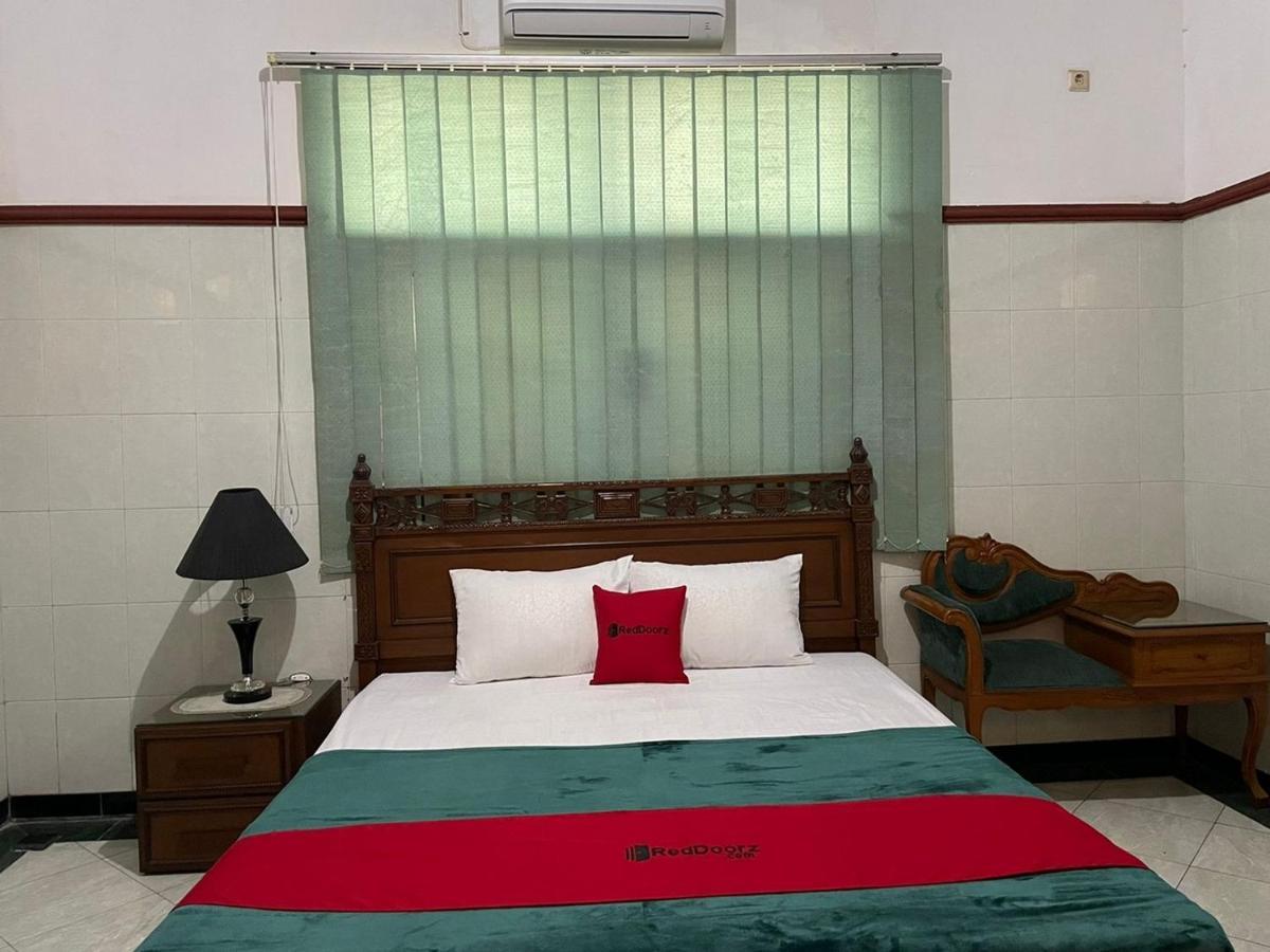 Hotel Reddoorz Syariah @ Karang Pilang Karangpilang Zewnętrze zdjęcie