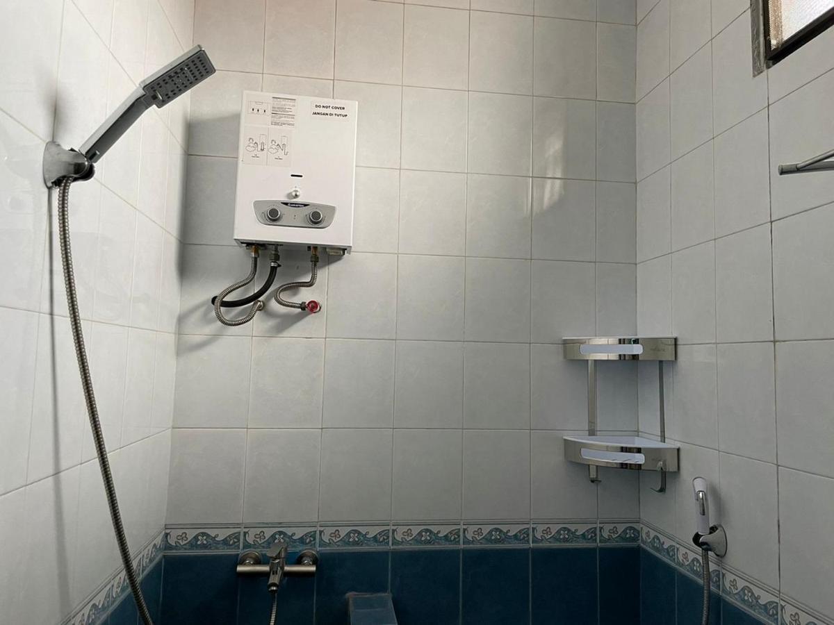 Hotel Reddoorz Syariah @ Karang Pilang Karangpilang Zewnętrze zdjęcie